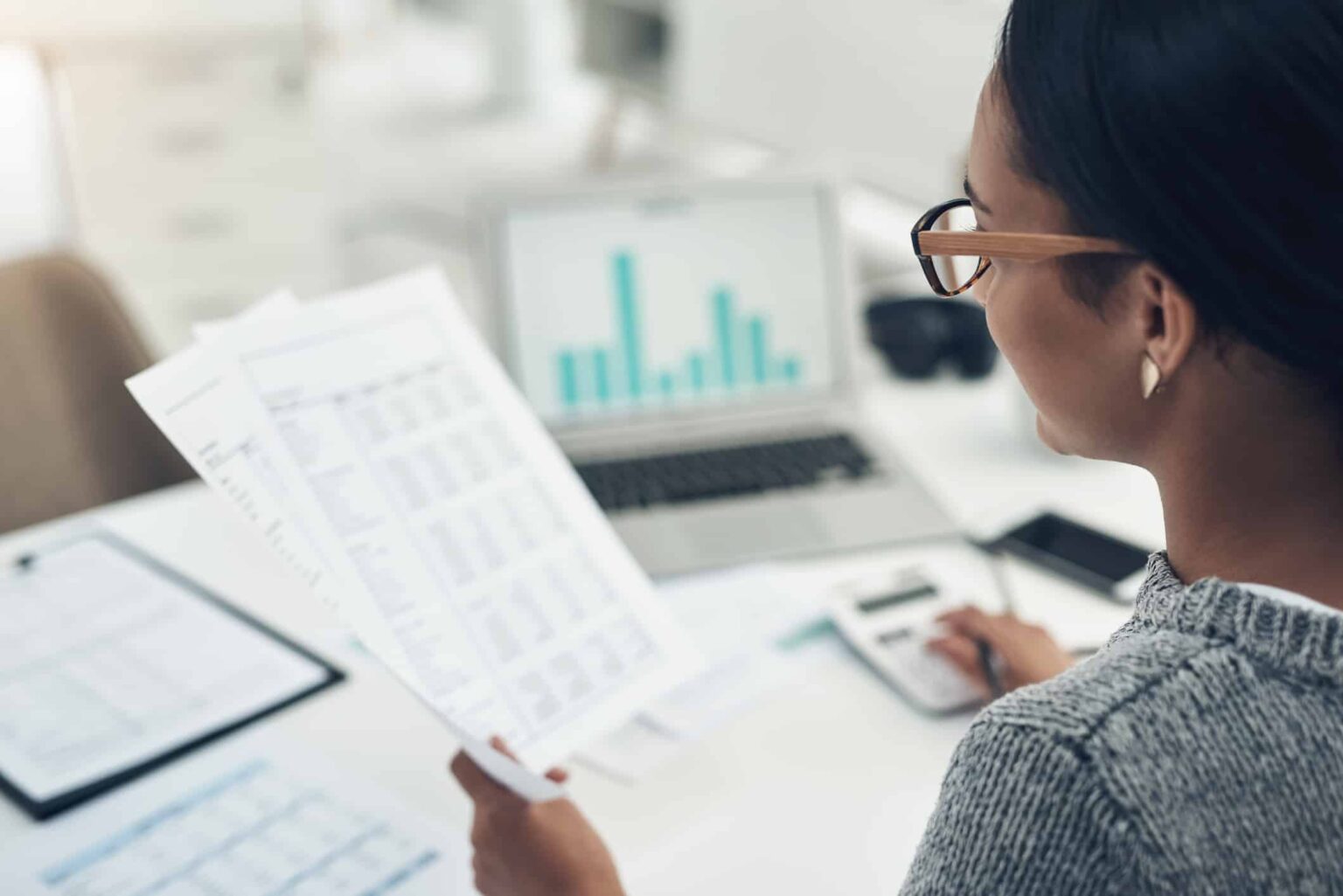 1 Cheap Canadian Dividend Stock Down X% to Buy and Hold