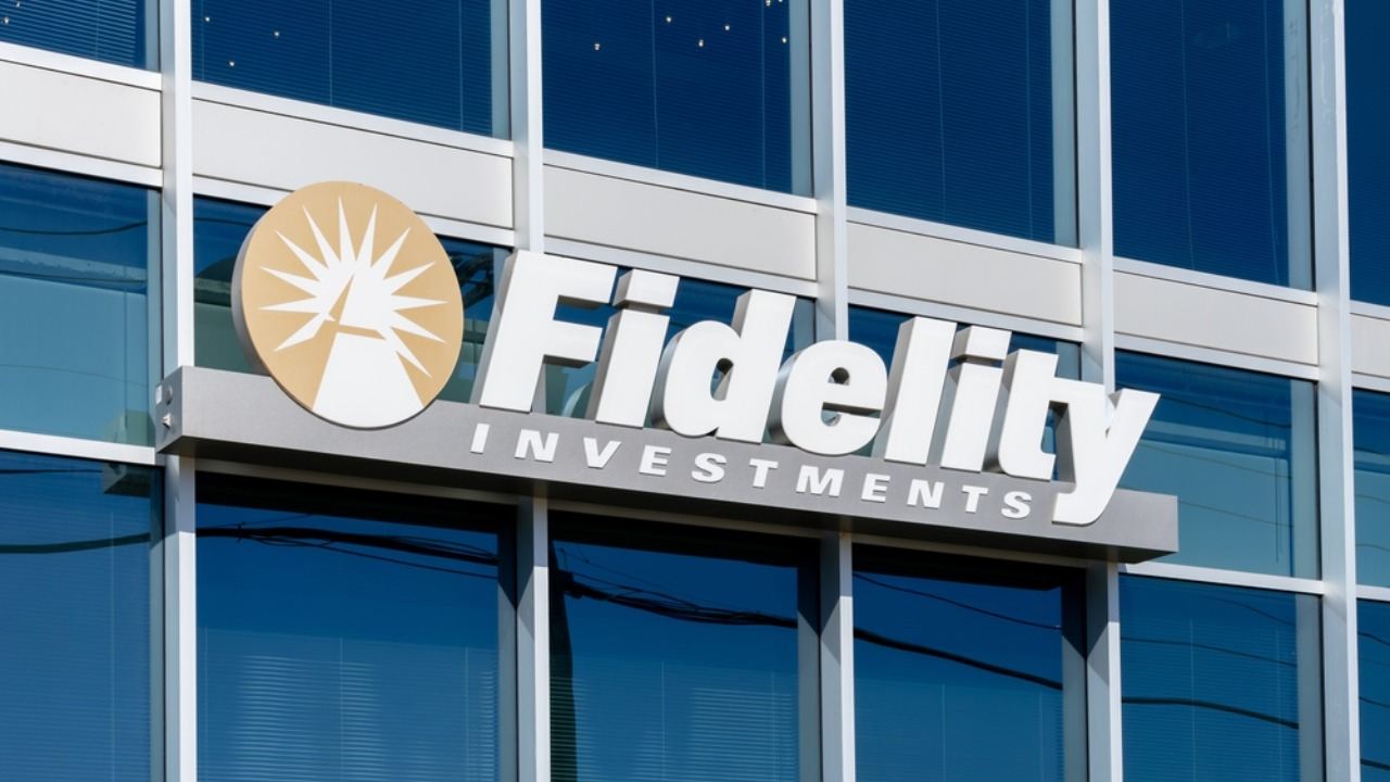 Fidelity Leads $450M Bitcoin ETF Exit as Senate Vote Fails